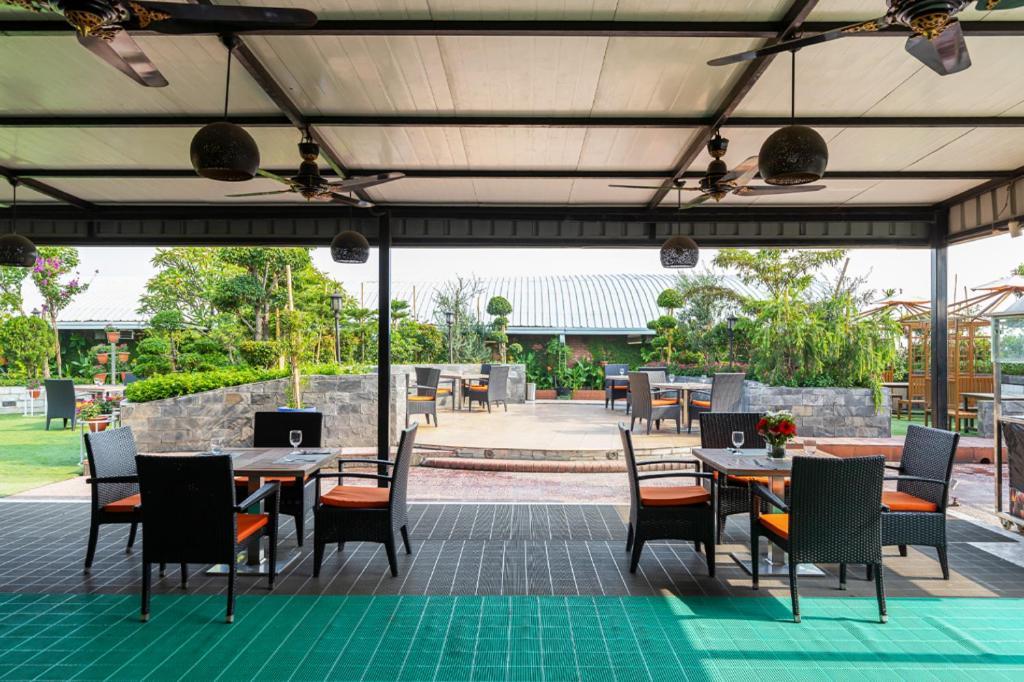 Dhaka Regency Hotel & Resort Exterior foto