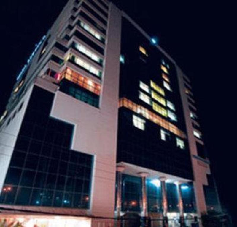 Dhaka Regency Hotel & Resort Exterior foto